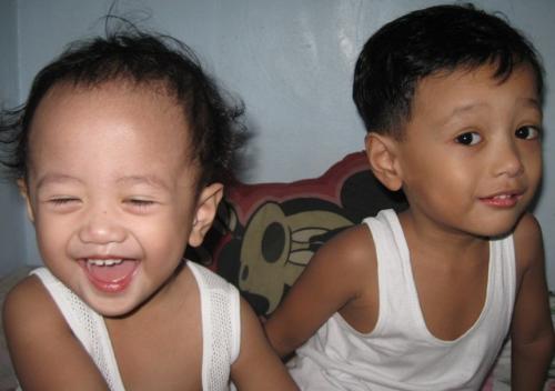 My 2 sons... - Meet Andrei and Aedrel (youngest)...