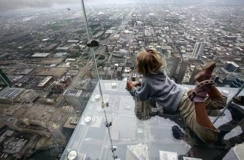 Balcony of 103rd floor - This is balcony of 103rd floor in Chicago.