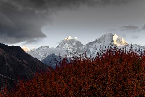 Thamserku and Kangtega - These are mountains called thamserku and Kangtega and sunset in Dole.