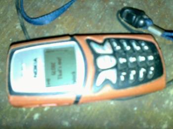 one of my old nokia phones - this is one of my old nokia phones which is now used by my mom.