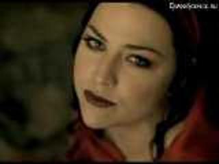 evanescence - good picture of her. not sure what clip this is from