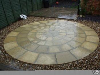 Round paving slabs - want something different, something a bit out of the ordinary, something you don't see on every street? Go for Round paving slabs Round paving slabs - want something different, something a bit out of the ordinary, something you don't see on every street? Go for Round paving slabs