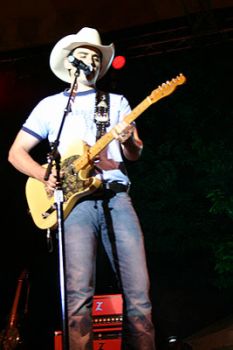 Brad Paisley - Brad Paisley in concert