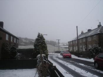 snow today - cant get to work, snow blocking the roads but its ice that causes the bother lol