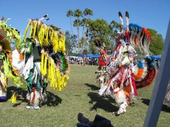 Native American Pow Wow - Great feathers 