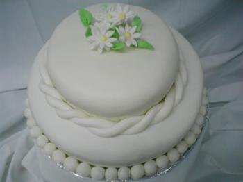 fondant cake - daisy fondant cake