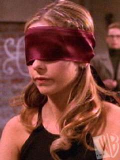 btvs - Buffy blindfolded