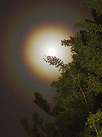 Rainbow around the moon - rainbow around the moon