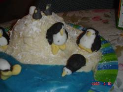 penguin cake - its a penguin cake, i made it myself