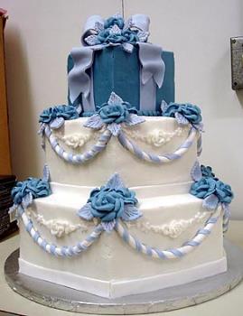 wedding cake - blue and white fondant trimmed wedding cake