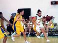 women&#039;s basketball - playing women&#039;s basketball