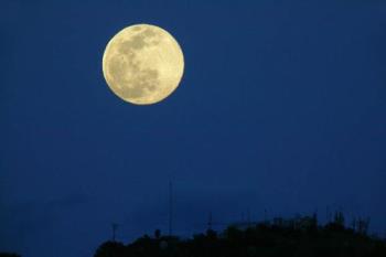 Full moon - full moon over transmitters