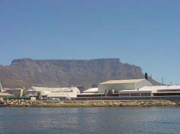 table mountain cape town - looks like a table and when the clouds go on it, looks like a table cloth