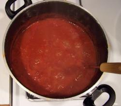 homemade - homemade spaghettl sauce is good.
