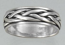 Silver Celtic knot ring - a photo of a silver ring with the celtic knot design