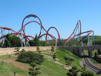 rollercoaster - wish i wasnt afraid to ride rollercoasters! T_T