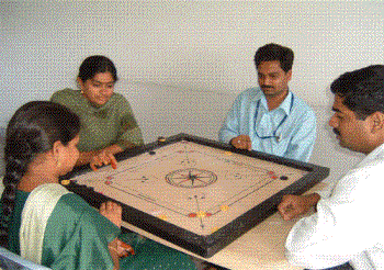 Caram - People playing Caram