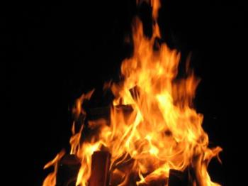 Sweet Flames - Love these bonfires on the weekend a lot.