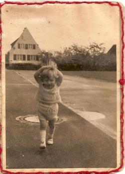 Me at age 4 - Well my Mum says it is me anyway lol
The Kite was gone Me at age 4 - Well my Mum says it is me anyway lol
The Kite was gone