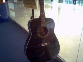 the guitar I wanna buy - yamaha f 370