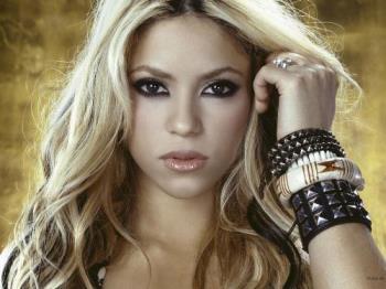 Shakira makes any song look hot - She makes every song a party blast for people