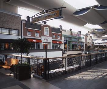 Streets of Southpoint (Interior) - Inside one of the many corridors of Streets of Southpoint, Durham, NC