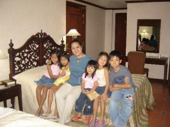 5 of my 6 kids, and me - mommy with kids at vigan city