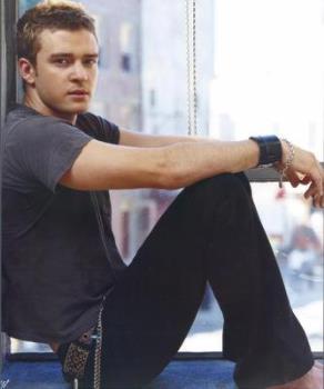 Justin timberlake - wow, he&#039;s hot and a great singer. I love his voice. if only I could get all his electronic/dance music for my mp3 player.