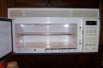 Microwave Oven - Microwave oven with metal shelf