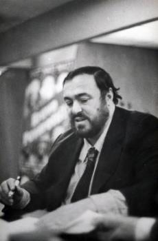 Luciano Pavarotti at a Book Signing - image of Luciano Pavarotti