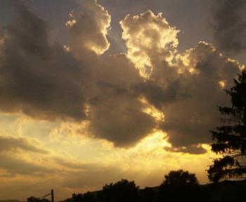 Blue Yellow Skies - The sky befor the storm