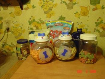 Cookie Jars - photo of cookie jars and treats my dogs love