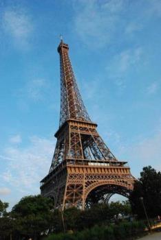 Effiel tower - What used to be a sore sight for many is now a wonder of the world! Effiel tower - What used to be a sore sight for many is now a wonder of the world!