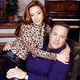 Doug and Carrie, King of Queens - Picture of actress Leah Remini and Kevin James actor of sitcom King of Queens about a couple, the boyfriend a UPS driver and girlfriend a lawyers high end assistant