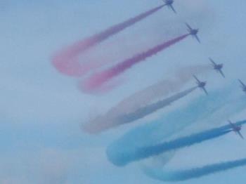 Red Arrows at Dawlish rest I took are just specs i - Red Arrows at Dawlish rest I took are just specs in the sky