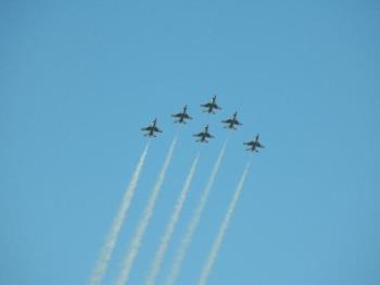 Thunderbirds - This is a pic from an airshow I went to about a month ago