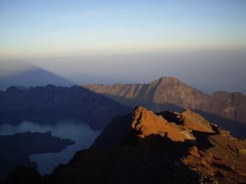 lake segara anakan - lake segara anakan is located near by mt. rinjani lake segara anakan - lake segara anakan is located near by mt. rinjani