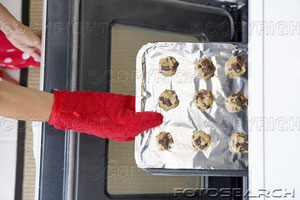 Putting cookies in oven - Do I really need that dough?