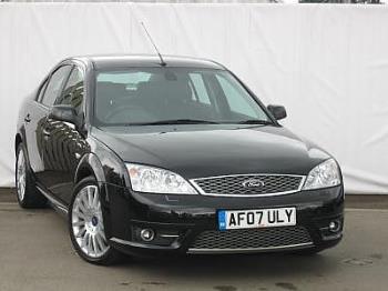 Black Ford mondeo - A photograph of a Black Ford Mondeo. The same as my old one. 