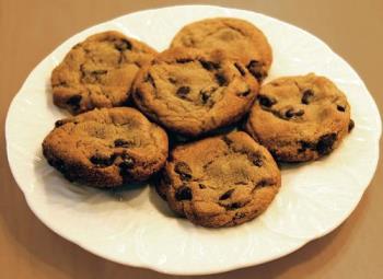 chocolate chip cookies - cookies on a plate