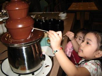 chocolate fountain - chocolate fountain, my daughters had a blast dipping marshmallows there