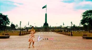 Lee Soo Kyung at Luneta Park - taken from Romantic Island korean movie

http://www.mylot.com/w/discussions/1918352.aspx