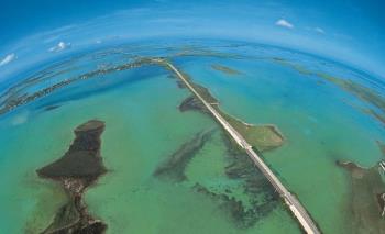 Florida Keys 7 Mile Bridge - This bridge is not only long, the view is wonderful.