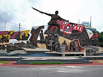 kkk - Remembering the unity of every Filipinos during war.