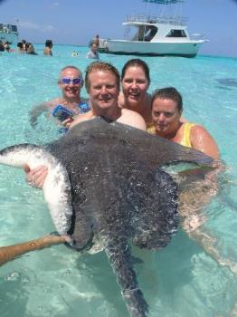 Us and the stingray - Me and my friends with a stingray