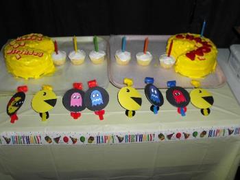Pacman cake - My son&#039;s pacman birthday cake.