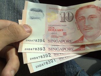 Singapore plastic money - Singapore dollar (plastic money)
