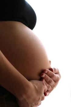 Pregnancy - A Pregnant woman&#039;s tummy