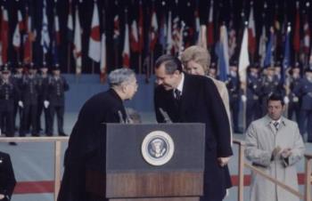 Nixon bowed correctly! - Correct Presidential Bow!