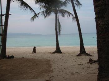 Beach - This is a picture of Boracay last September of 2009 when i went there. The place is very beautiful. It is a good place to escape the busy life in the city and a good place to relax and unwind.